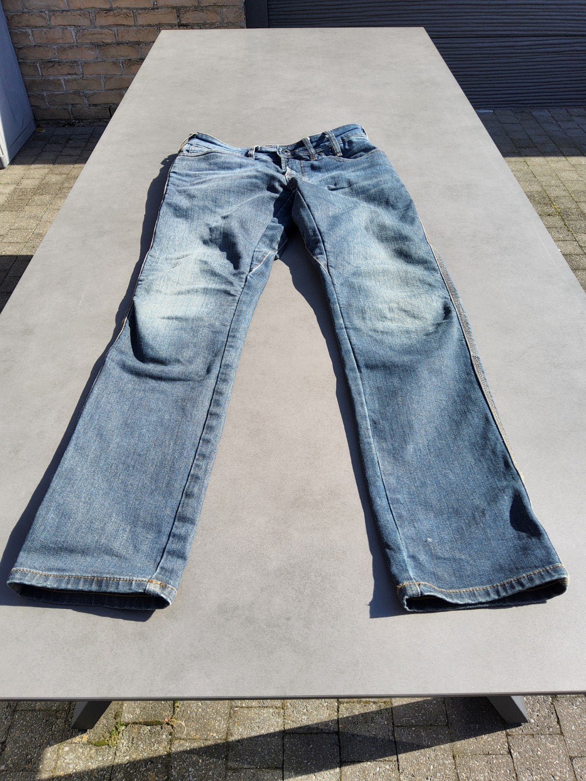 Motorjeans REVIT, Enlèvement