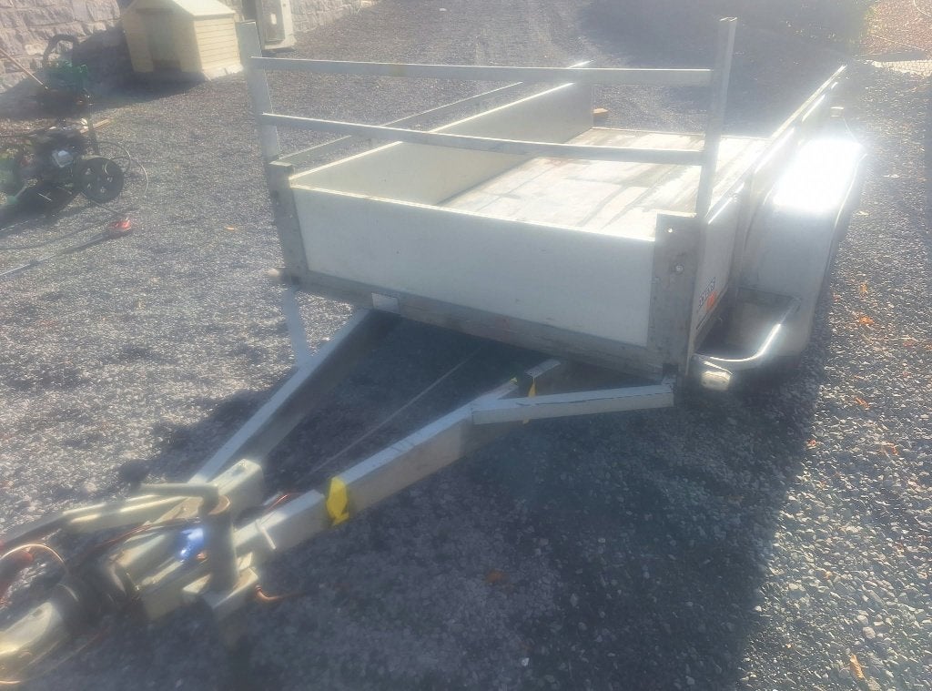 REMORQUE DECKERS FREINÉE À DOUBLE ESSIEU – 750 KG, Enlèvement, Utilisé