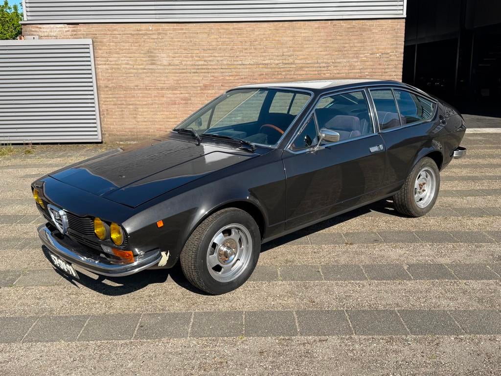 Alfa Romeo Alfetta 2.0 GTV Veloce 2000 GT 1978, Argent ou Gris, Boîte manuelle, 2 portes, 4 cylindres