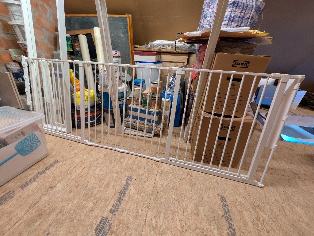 BabyDan Flex Traphekje wit met muurbevestiging (max. 218 cm), Kinderen en Baby's, Traphekjes, Ophalen, Zo goed als nieuw, 115 cm of meer