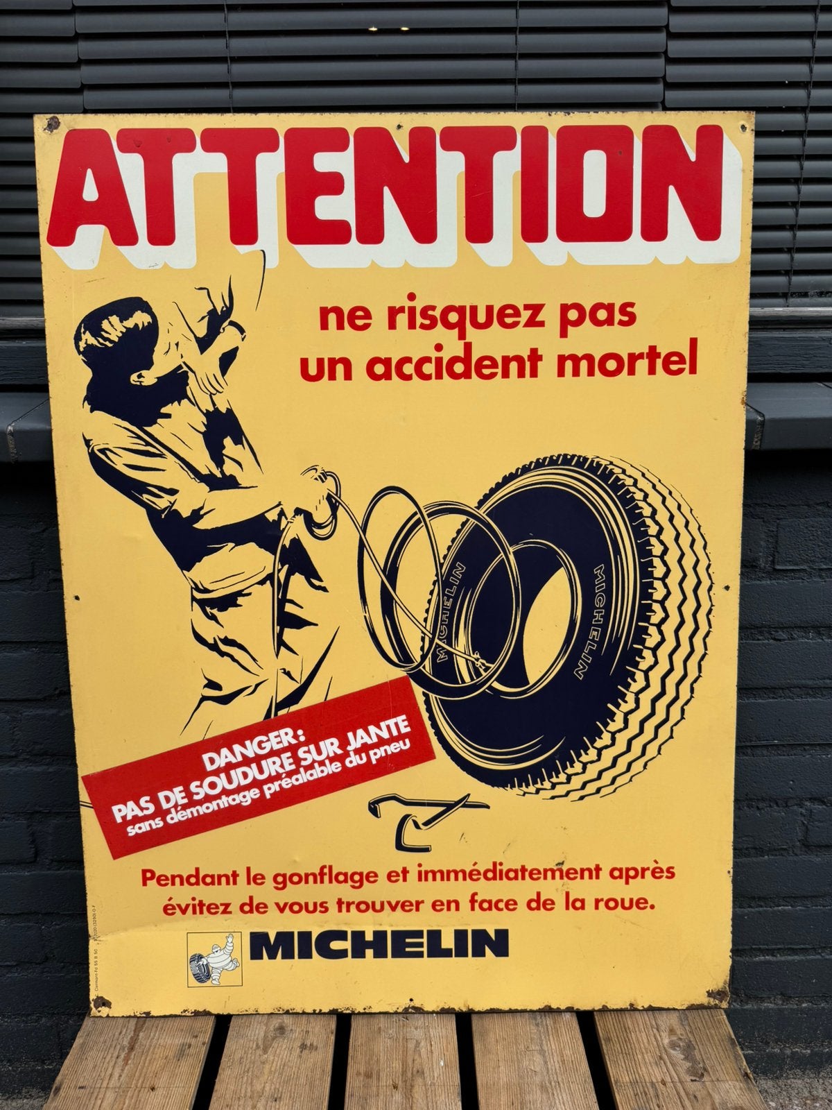 Panneau d'affichage vintage pour pneus MICHELIN, Collections, Marques & Objets publicitaires, Utilisé, Panneau publicitaire, Enlèvement ou Envoi
