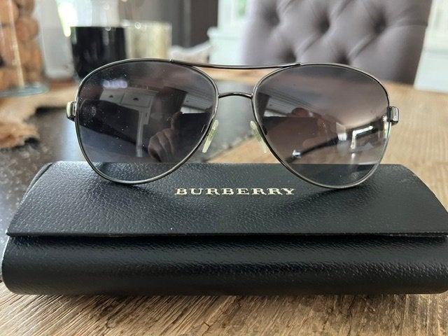 Zonnebril Burberry, Ophalen of Verzenden, Zo goed als nieuw, Zwart, Zonnebril