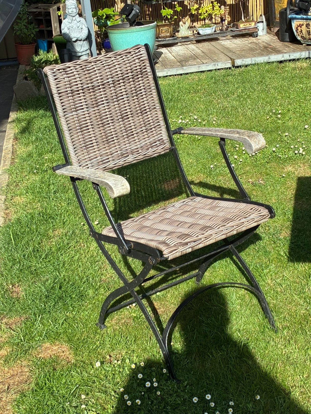 Stoelen en tafel van smeedijzer en rotan, Ophalen, Gebruikt, Metaal, Inklapbaar