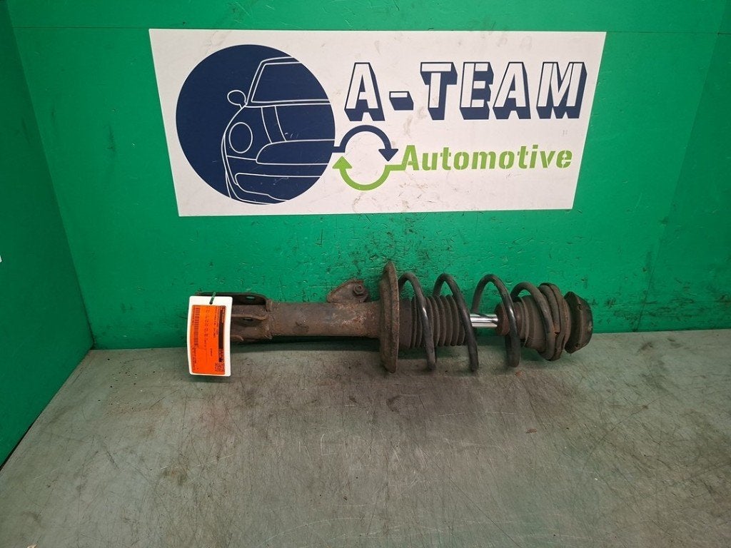 AMORTISSEUR OU ABSORBEUR DE CHOC AVANT GAUCHE Yaris II (P9), Kundenbetreuung@toyota.de, Toyota, Utilisé, Toyota-Allee 2
50858  Köln, DE