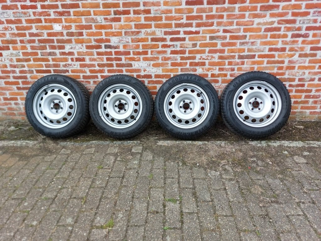 winterbanden op stalen velgen voor berlingo automatic 5x108, Auto-onderdelen, Banden en Velgen, Ophalen, 16 inch, Banden en Velgen