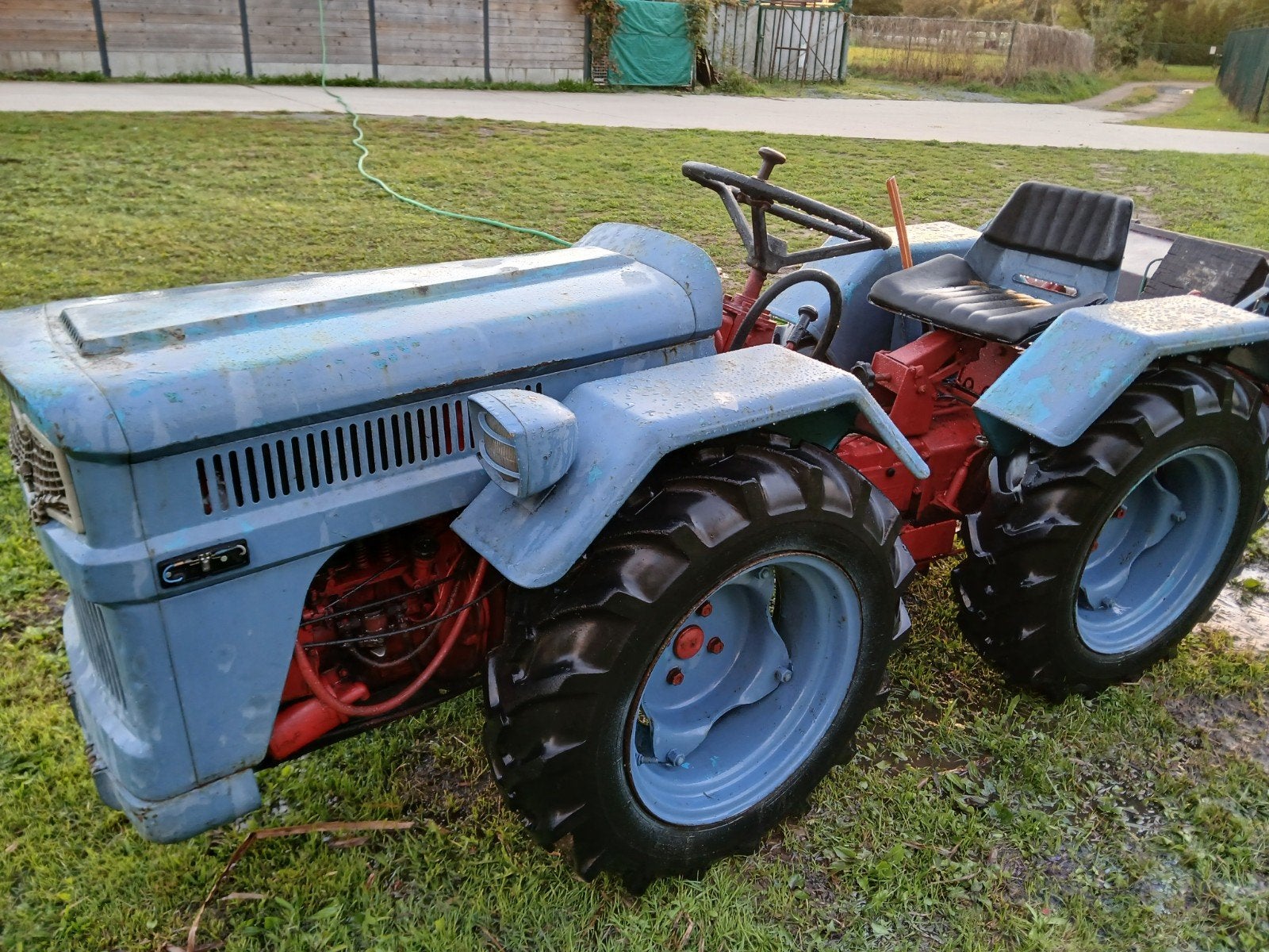 Nibbi g419 met frees 150m br kniktractor afhalen in balen, Ophalen, Akkerbouw, Grondbewerking