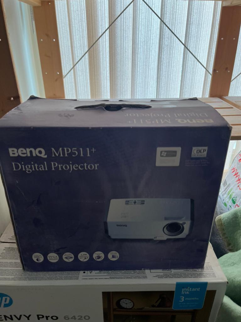 Digital projector, Ophalen, Zo goed als nieuw