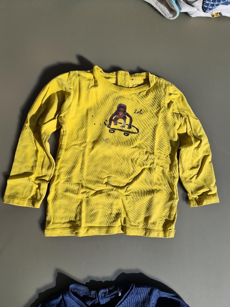 geel t-shirt, trui met ufo 86, Enfants & Bébés, Vêtements de bébé | Taille 86, Enlèvement, Comme neuf