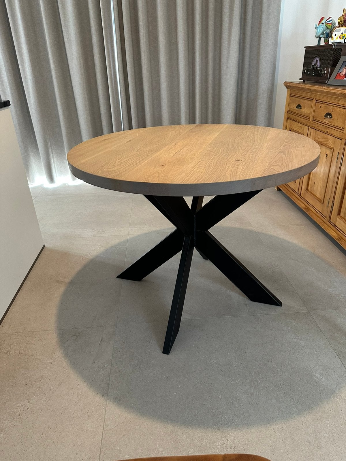 Eiken tafel met diameter van 1 meter, Ophalen, Zo goed als nieuw
