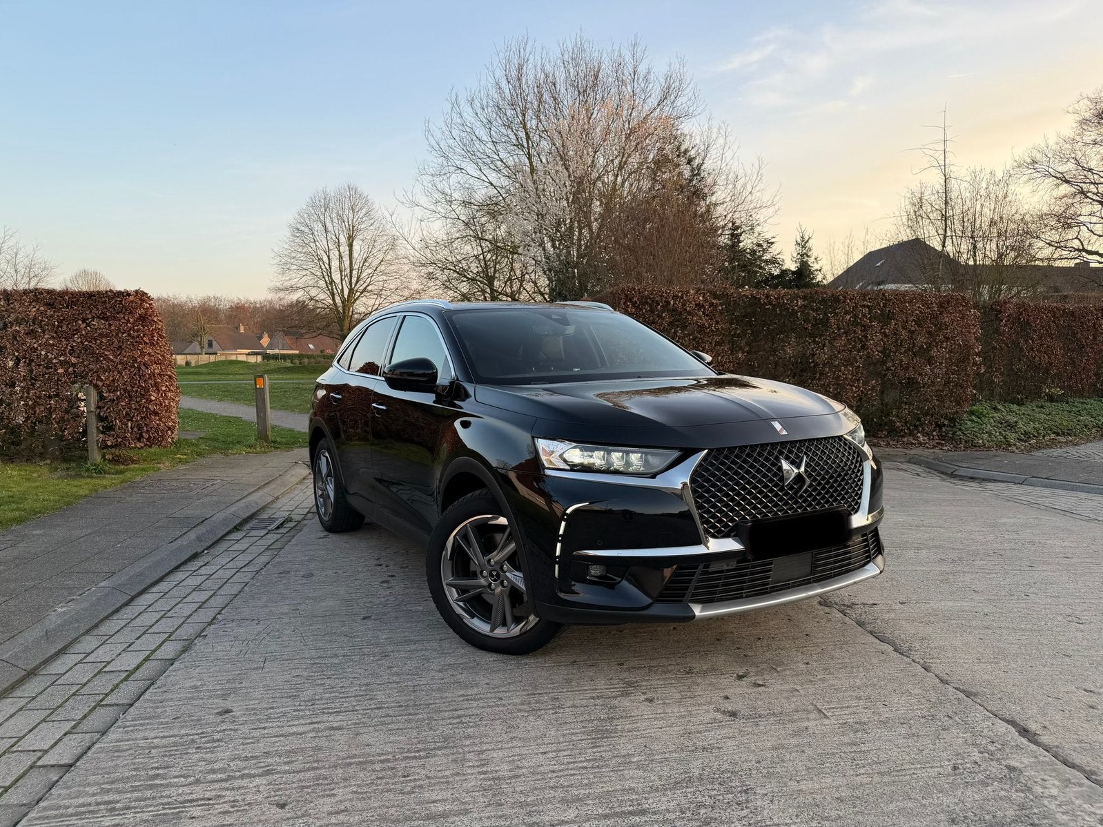 DS7 HYBRIDE 4x4, OPTION COMPLÈTE, Rivoli, Cuir, Achat, Euro 6, Entretenue par le concessionnaire