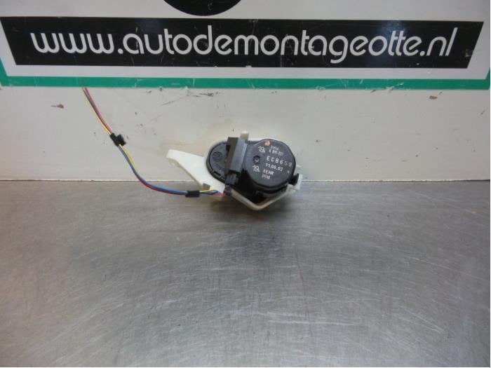 Clapet chauffage moteur d'un BMW 7-Serie (7-Serie 02-), -, 3 mois de garantie, Utilisé, -