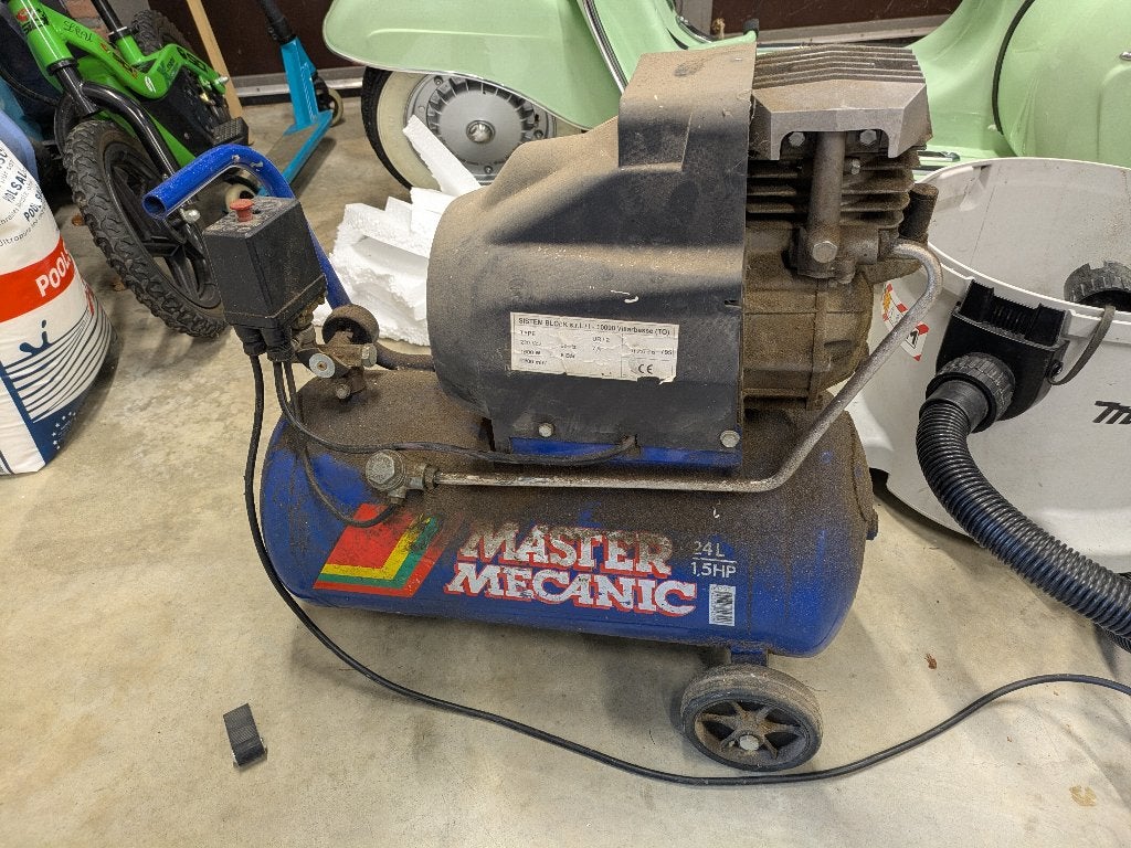 Compressor 24l, Bricolage & Construction, Moins de 25 litres, Enlèvement, Utilisé, 6 à 10 bars