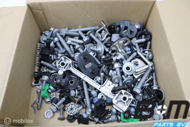 Bouten pakket VW T-Cross nvt, Gebruikt
