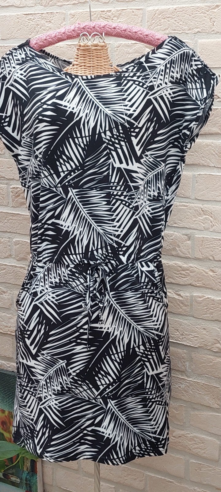 kleedje maat m stretch stofje zacht stofje, Kleding | Dames, Jurken, Ophalen of Verzenden, Zo goed als nieuw, Maat 38/40 (M), Zwart