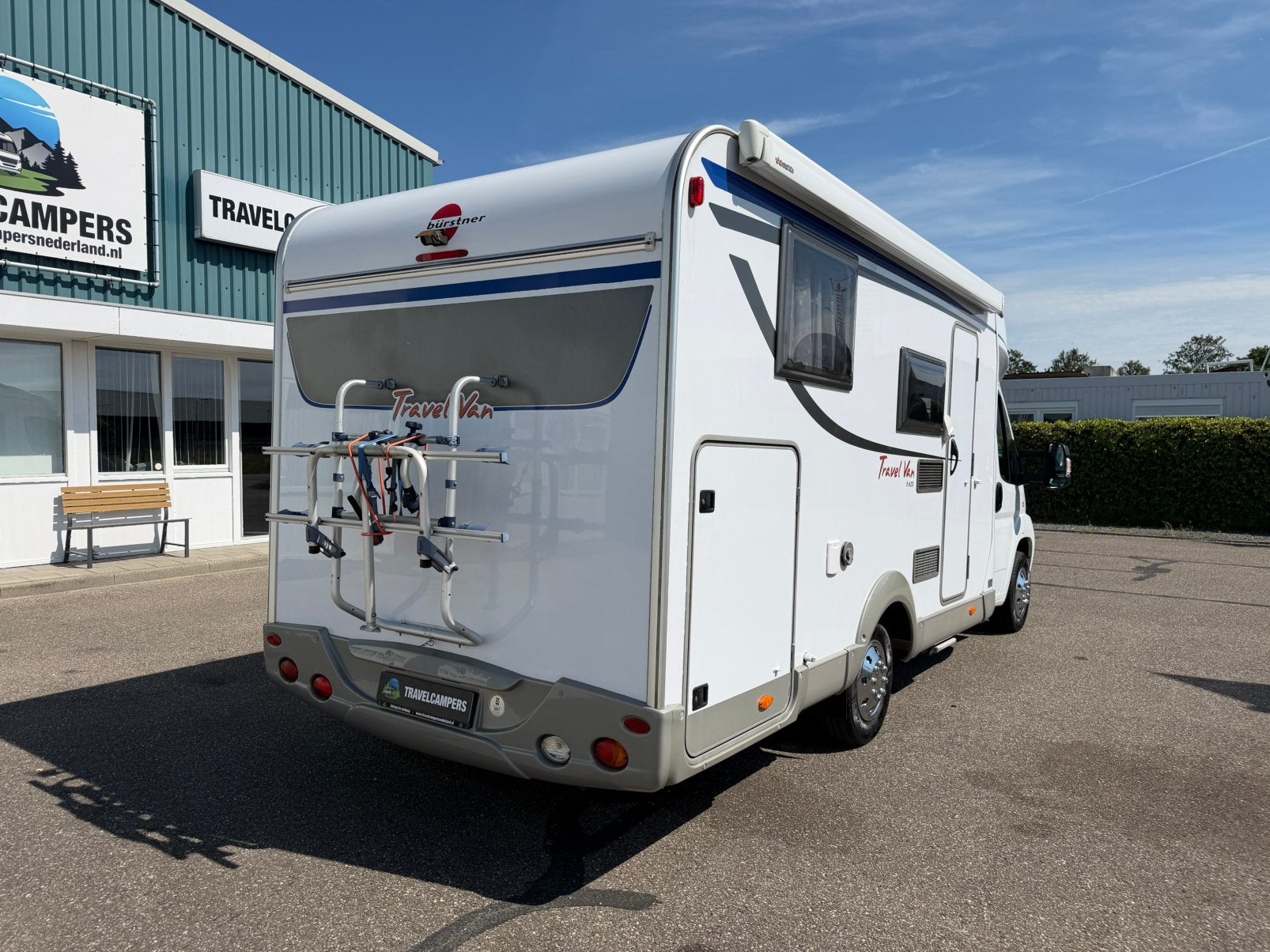 Lits jumeaux Bürstner Travel Van T620 | Garage XL | Clima, Caravanes & Camping, Camping-cars, Siège de train, Jusqu'à 4, 6 à 7 mètres