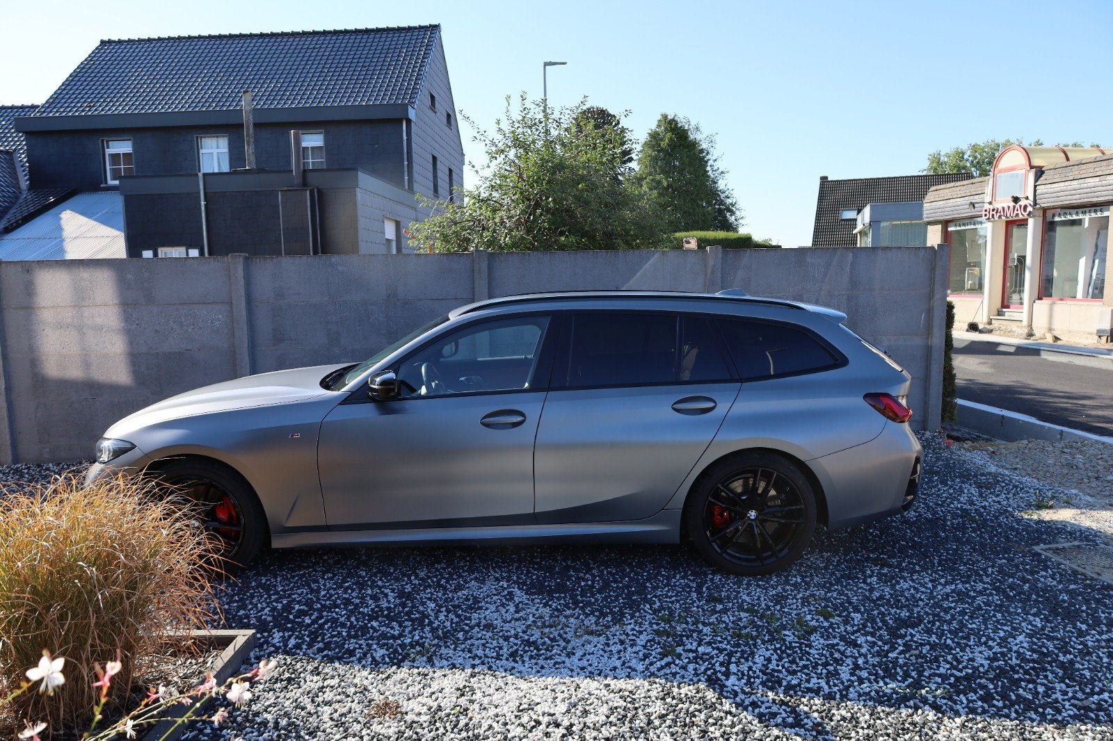 BMW 330iX Msport in Frozen Pure Grey, Auto's, Automaat, 1998 cc, Euro 6, Leder