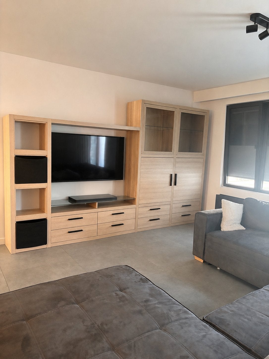 TV-meubel / Wandkast in eiklook, 25 à 50 cm, Comme neuf, Enlèvement, 200 cm ou plus