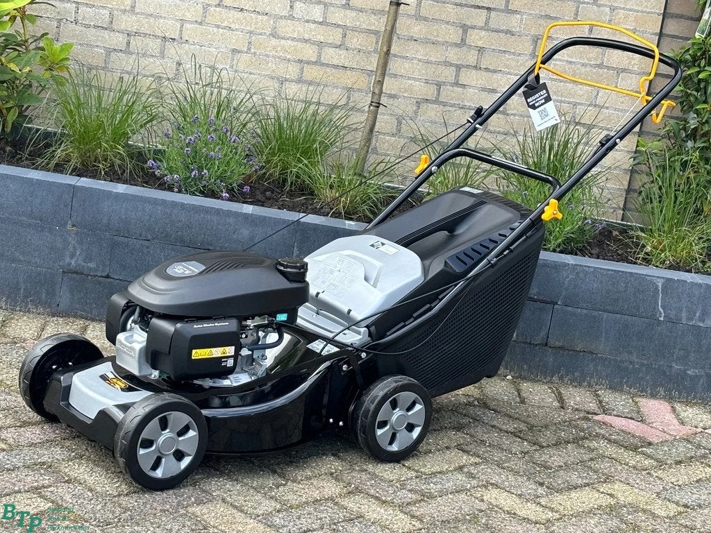 Honda ACTIE grasmaaier met aandrijving autochoke en opvangba, Antiek en Kunst