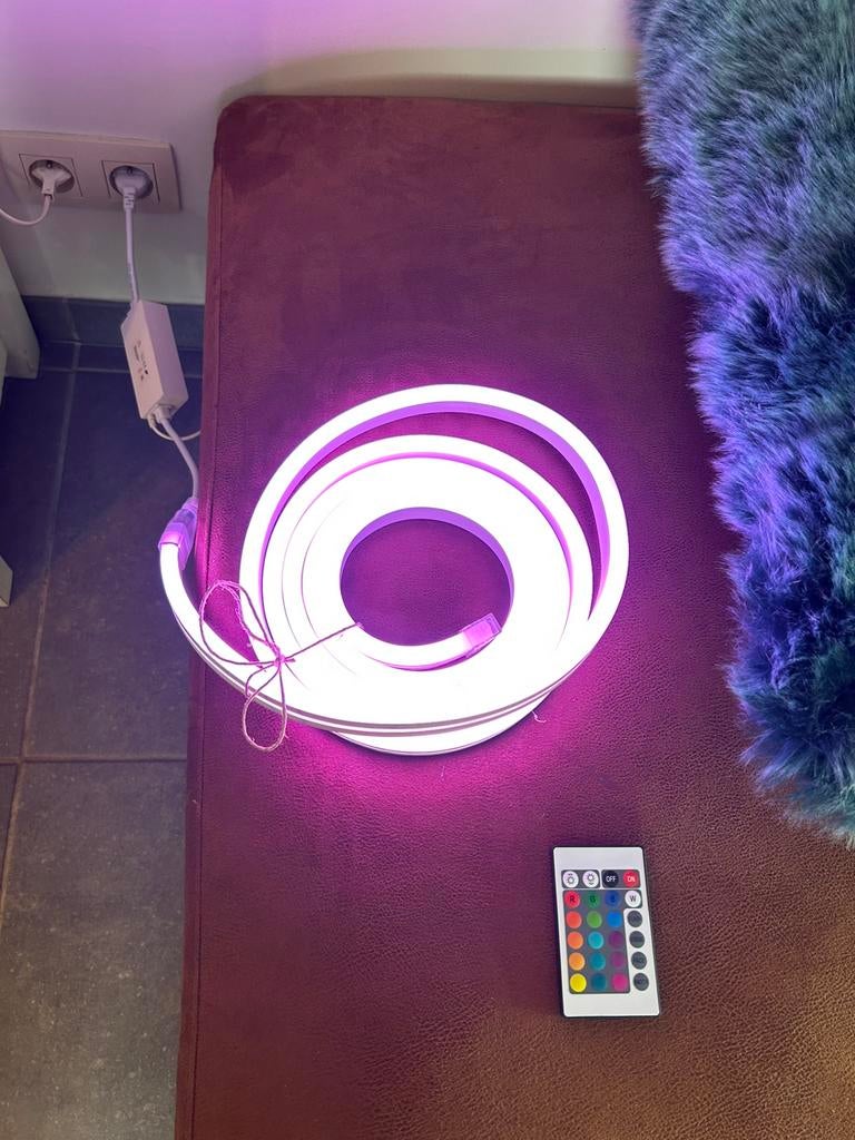 Neon licht +-4m, Huis en Inrichting, Ophalen, Zo goed als nieuw