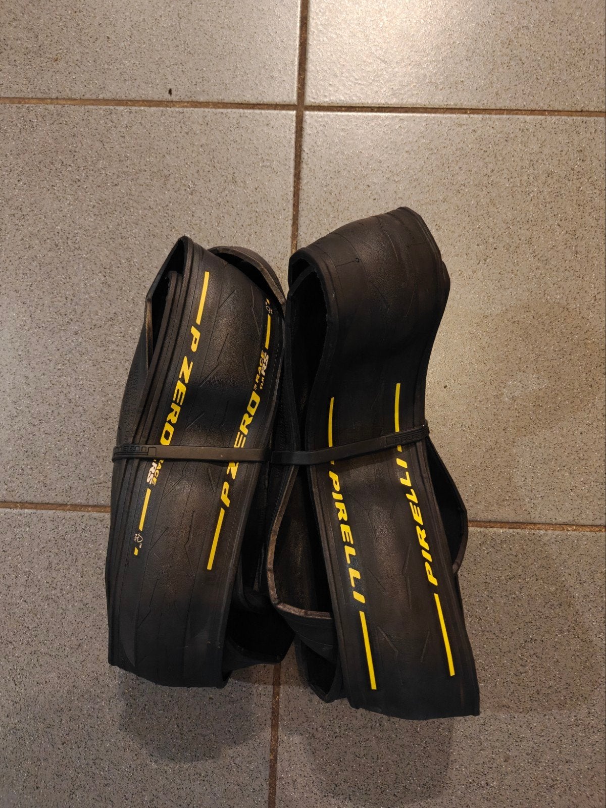 Ensemble de pneus Pirelli P-Zero 30 mm neufs, Vélos & Vélomoteurs, Vélos | Vélos de course, Neuf, Enlèvement ou Envoi