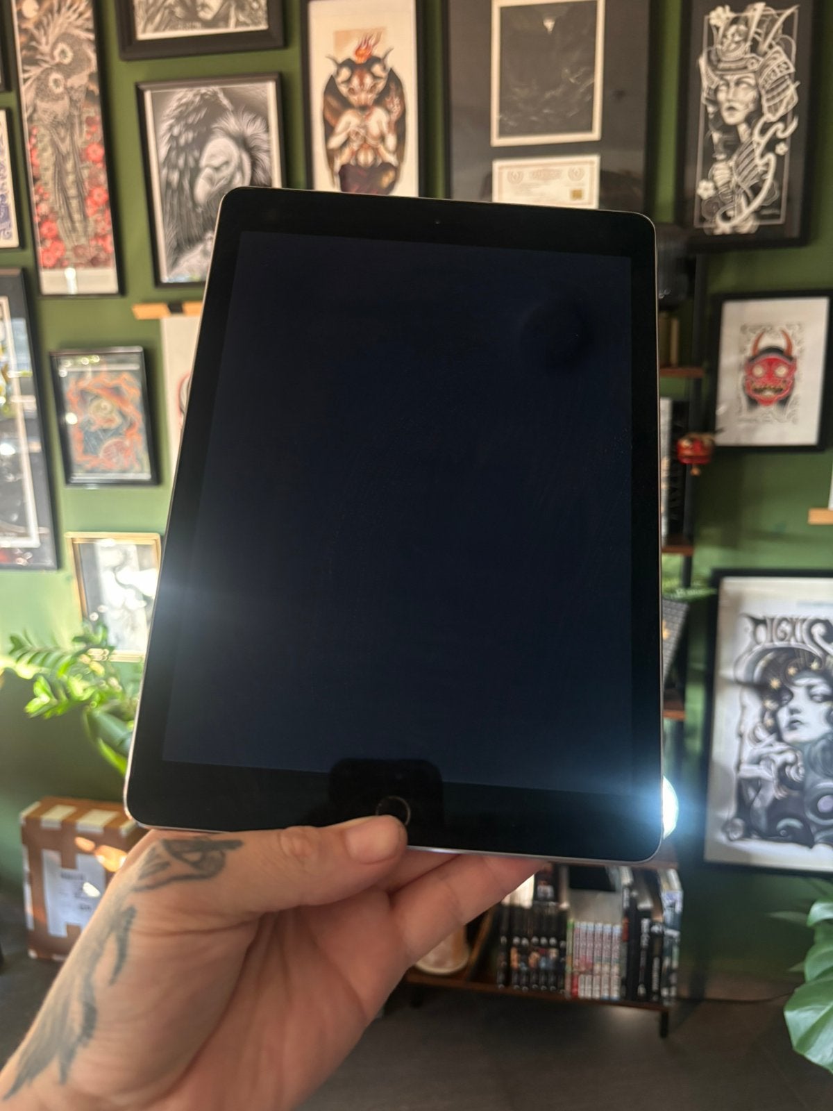 Ipad air 2 - 16GB + herlaad blok, Computers en Software, Apple iPads, Apple iPad, Zwart, Zo goed als nieuw, 16 GB
