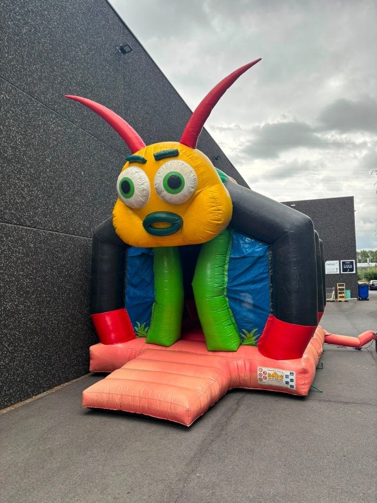 Springkasteel Jumping Bug – 7 x 4,5 x 5 m – zonder blazers, Ophalen, Gebruikt
