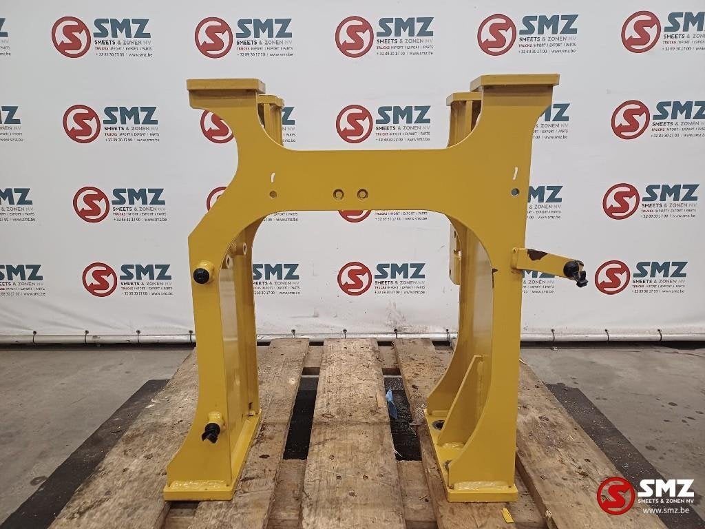 Mounting main valve control Caterpillar
