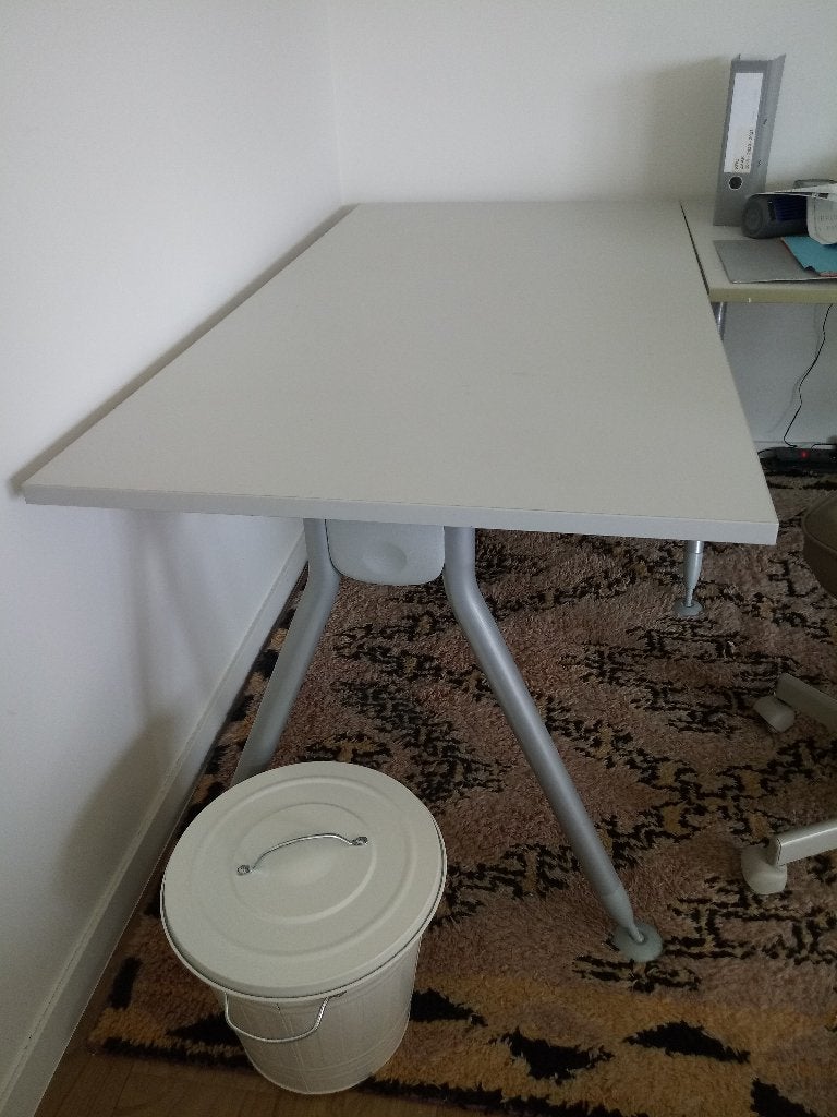 burotafel lichtgrijs bijna gratis slechts 50euro stuk, Huis en Inrichting, Ophalen, 160 cm, Gebruikt, Grijs