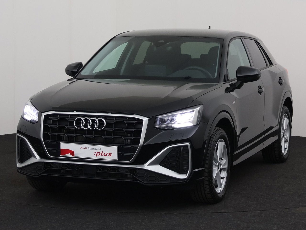 Audi Q2 Audi Q2  Business Edition S line 35 TFSI  110(150) k, Automaat, Zwart, Geheel digitaal combi-instrument, SUV of Terreinwagen