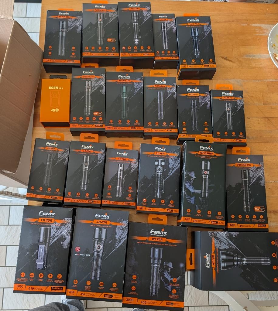 Fenix zaklampen, nieuw, per stuk, Enlèvement ou Envoi, Comme neuf