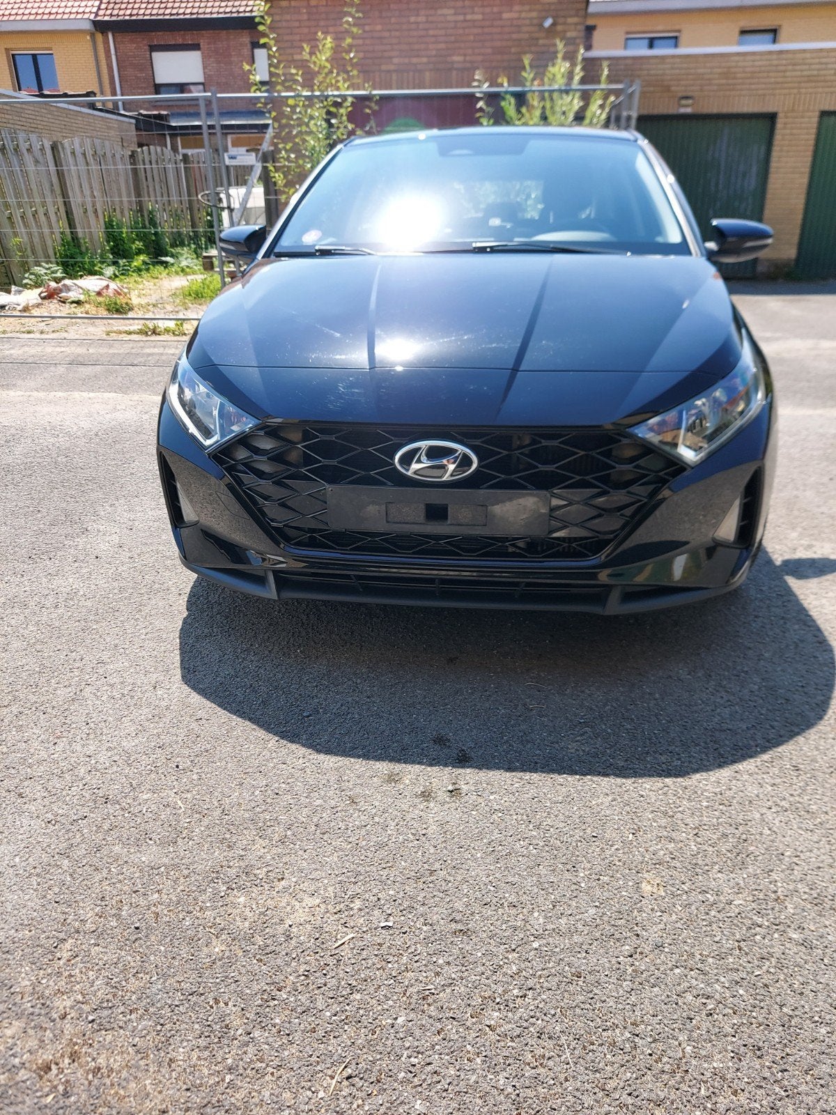 Hyundai i20, 1.0 l Turbo. Noir avec interieur noir, Achat, Verrouillage central, I20