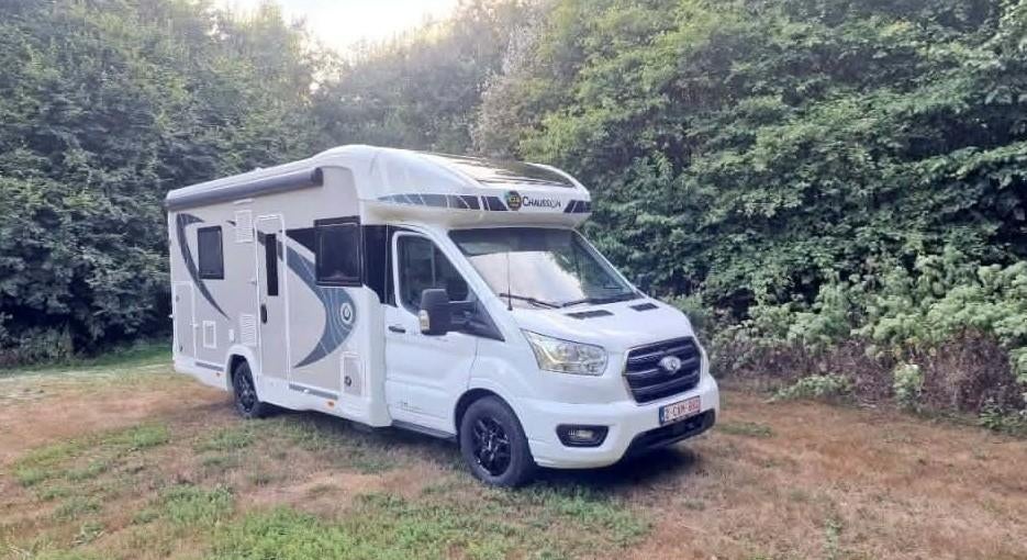 Camping car Chausson 720 Titanium 170 cv, Caravanes & Camping, Camping-cars, Réfrigérateur, Jusqu'à 5, Siège standard, Toilette à cassette