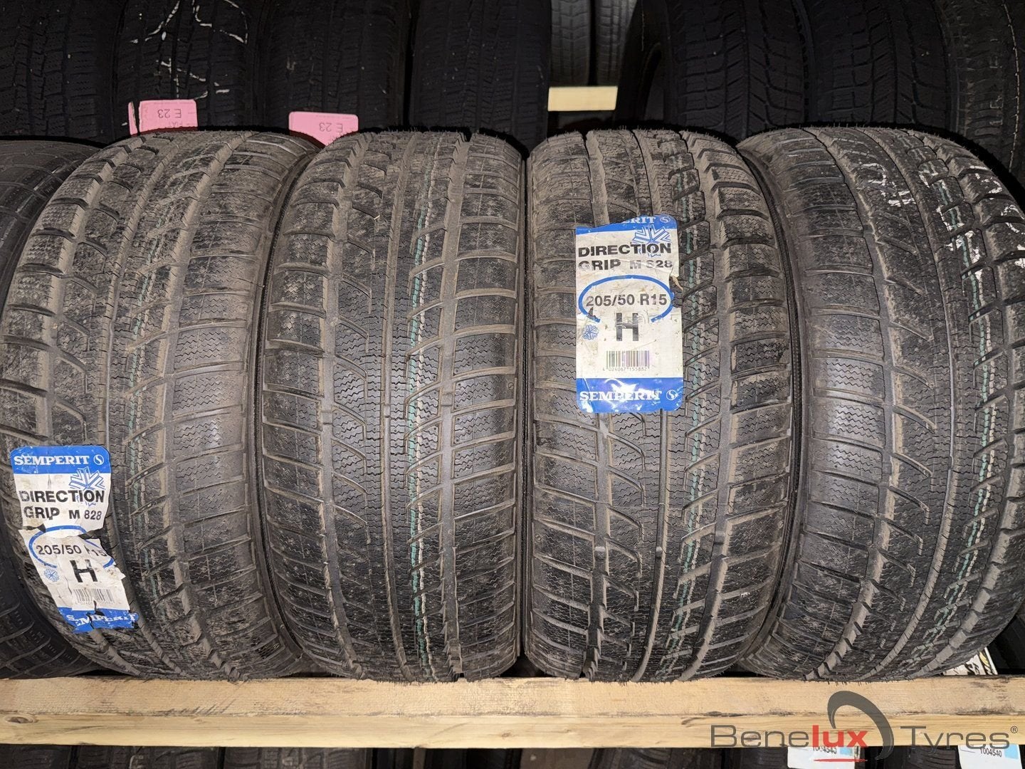 winter nieuw 205/50R15 Semperits 205/50 R15 205/50/15 205501, Autos : Pièces & Accessoires, Pneus & Jantes, Neuf, 15 pouces, Pneus hiver