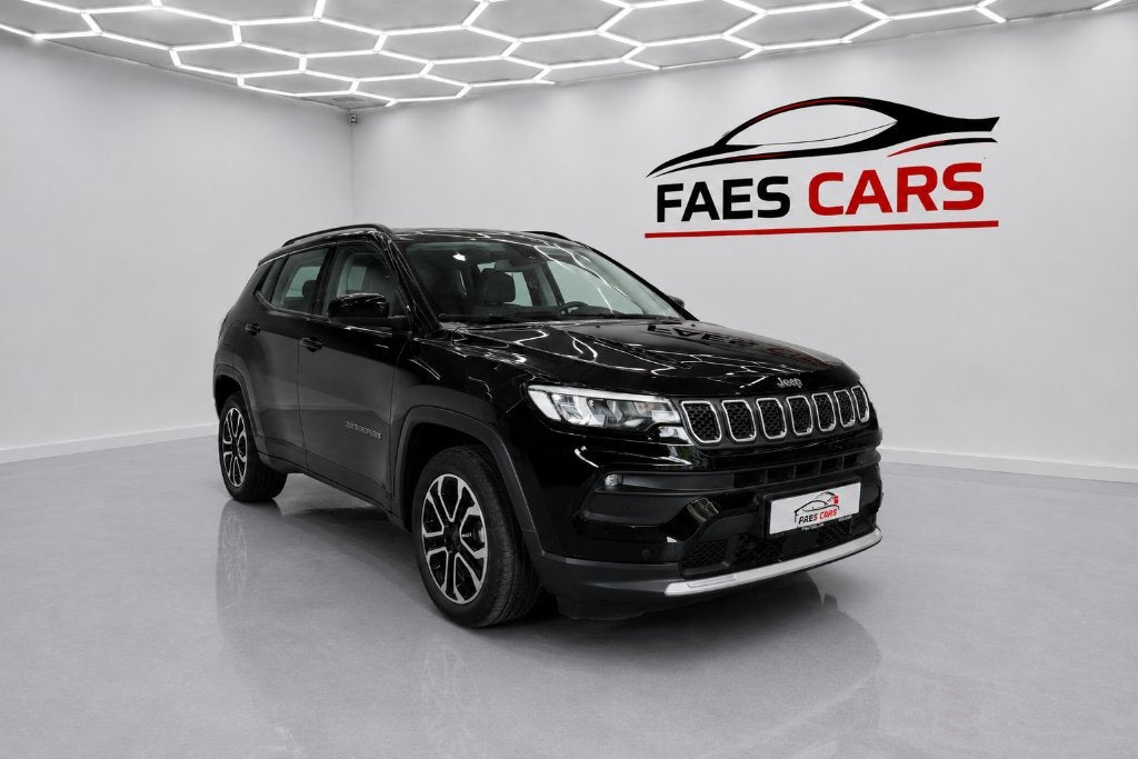 Jeep Compass Mhev Turbo T4 130 Altitude, Auto's, Dealer onderhouden, Stof, 4 cilinders, Zwart