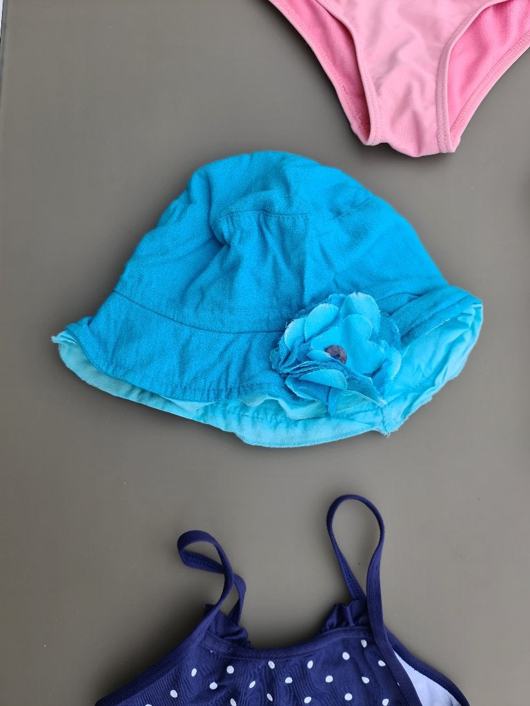 blauwe hoed pet met bloem, 116, Kinderen en Baby's, Ophalen, Zo goed als nieuw