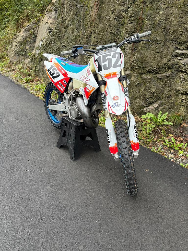 125 yz gytr, Entreprise, 1 cylindre, Plus de 35 kW, 125 cm³