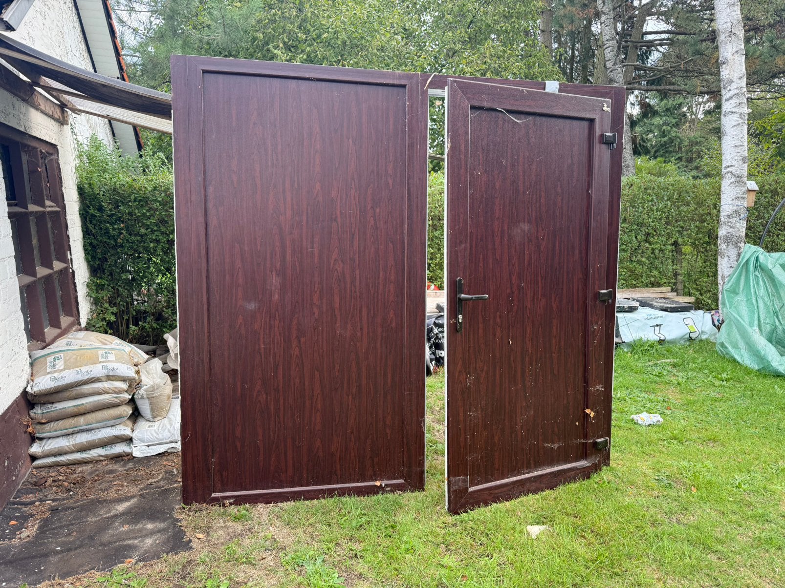 Mooie PVC garagepoort / openslaande deur houtlook - mahonie), Tuin en Terras, Ophalen, Kunststof, Gebruikt, 200 cm of meer