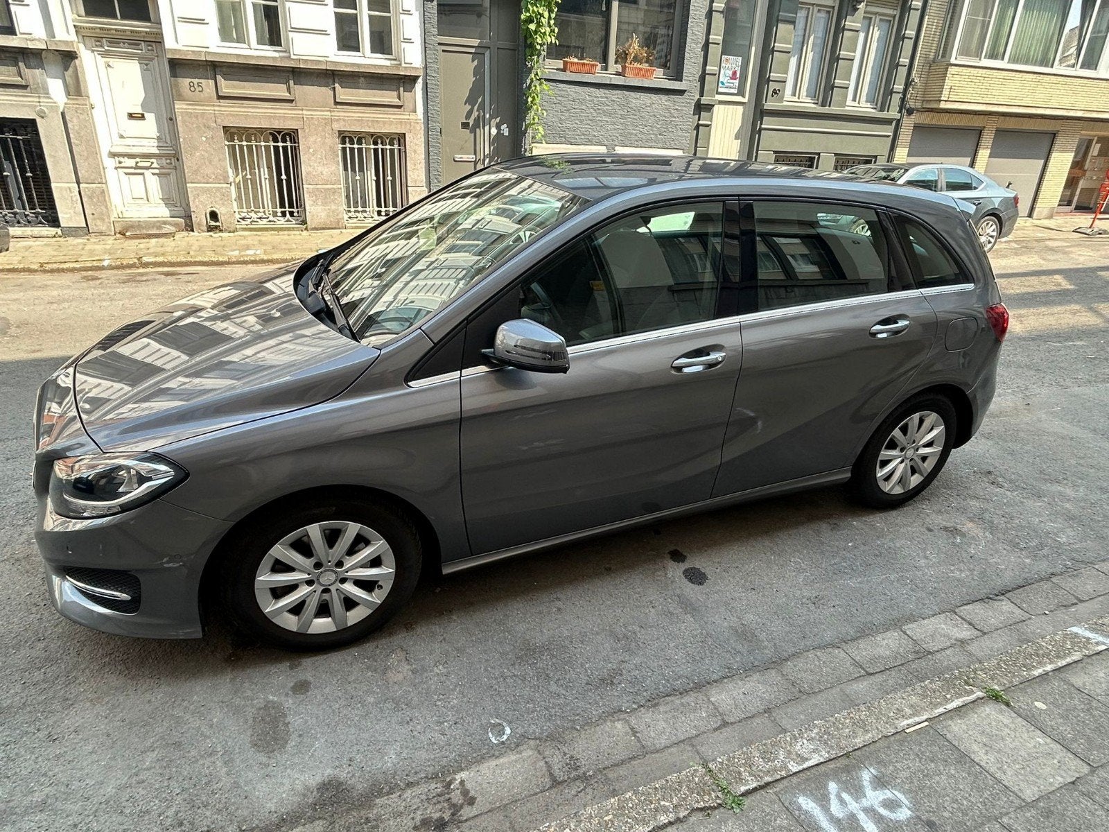 Mercedes Benz B180 de 2015 1.6 essence avec seulement 55 000, Autos, 90 kW, Boîte manuelle, 5 places, Particulier