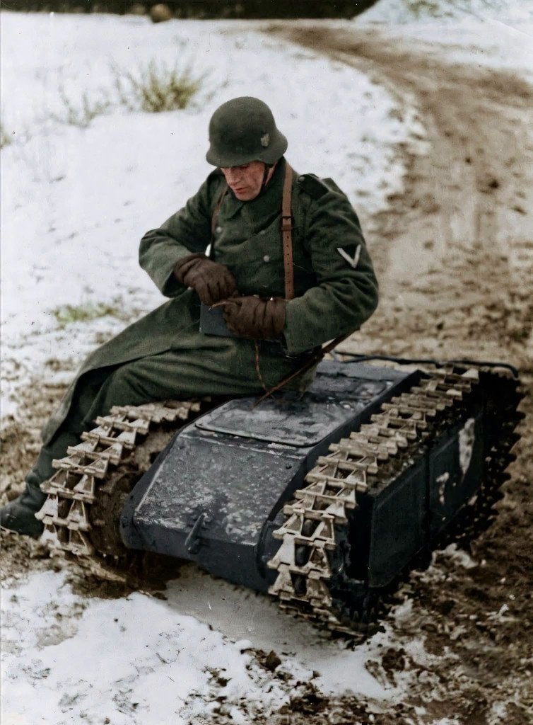 G0liath panzer Sd.Kfz. 302 WW2 (prop in ware grootte), Collections, Enlèvement