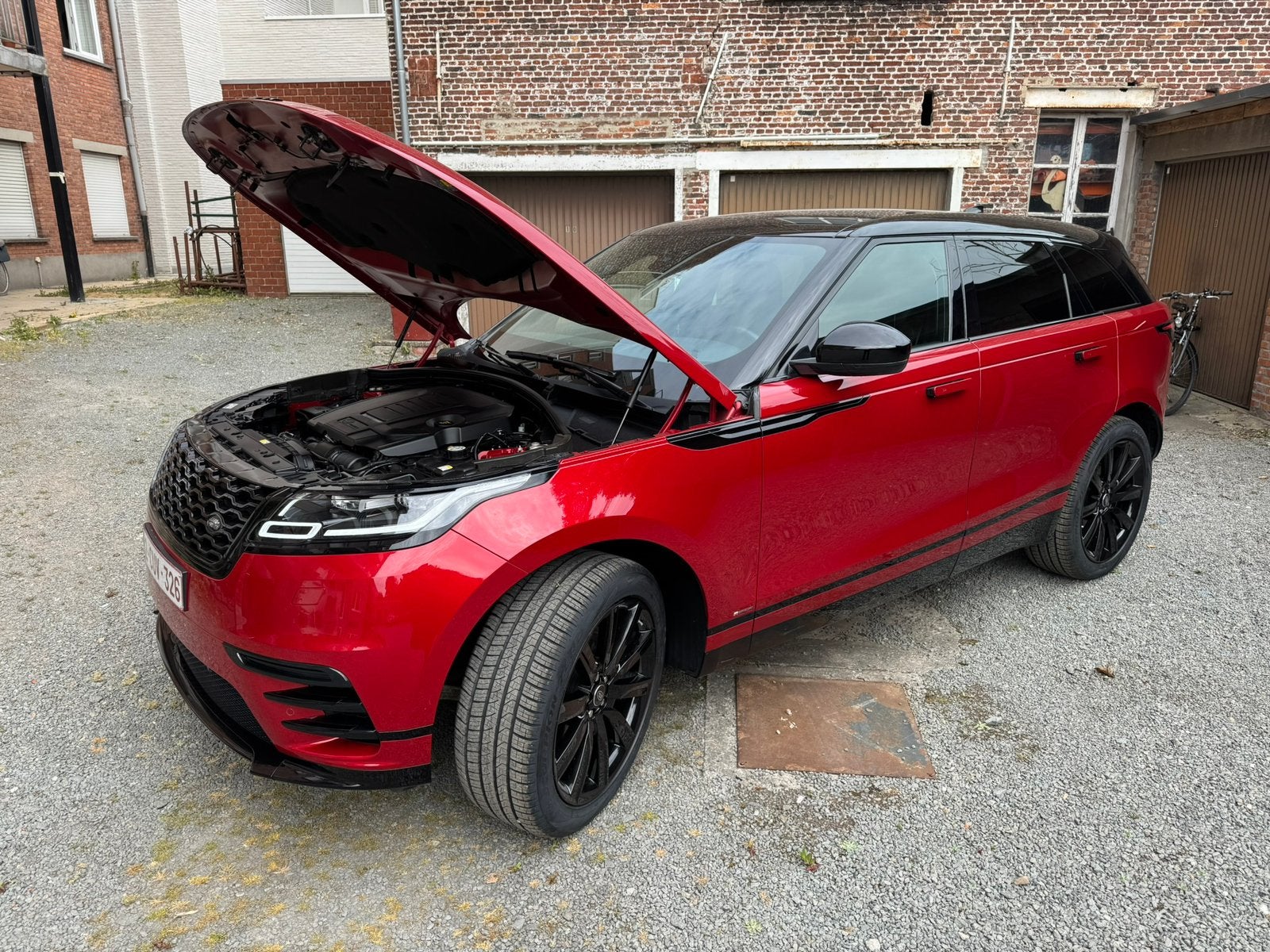 Car history and maintenance done by range rover zele garage, Auto's, Automaat, Dealer onderhouden, 4 cilinders, Range Rover Velar