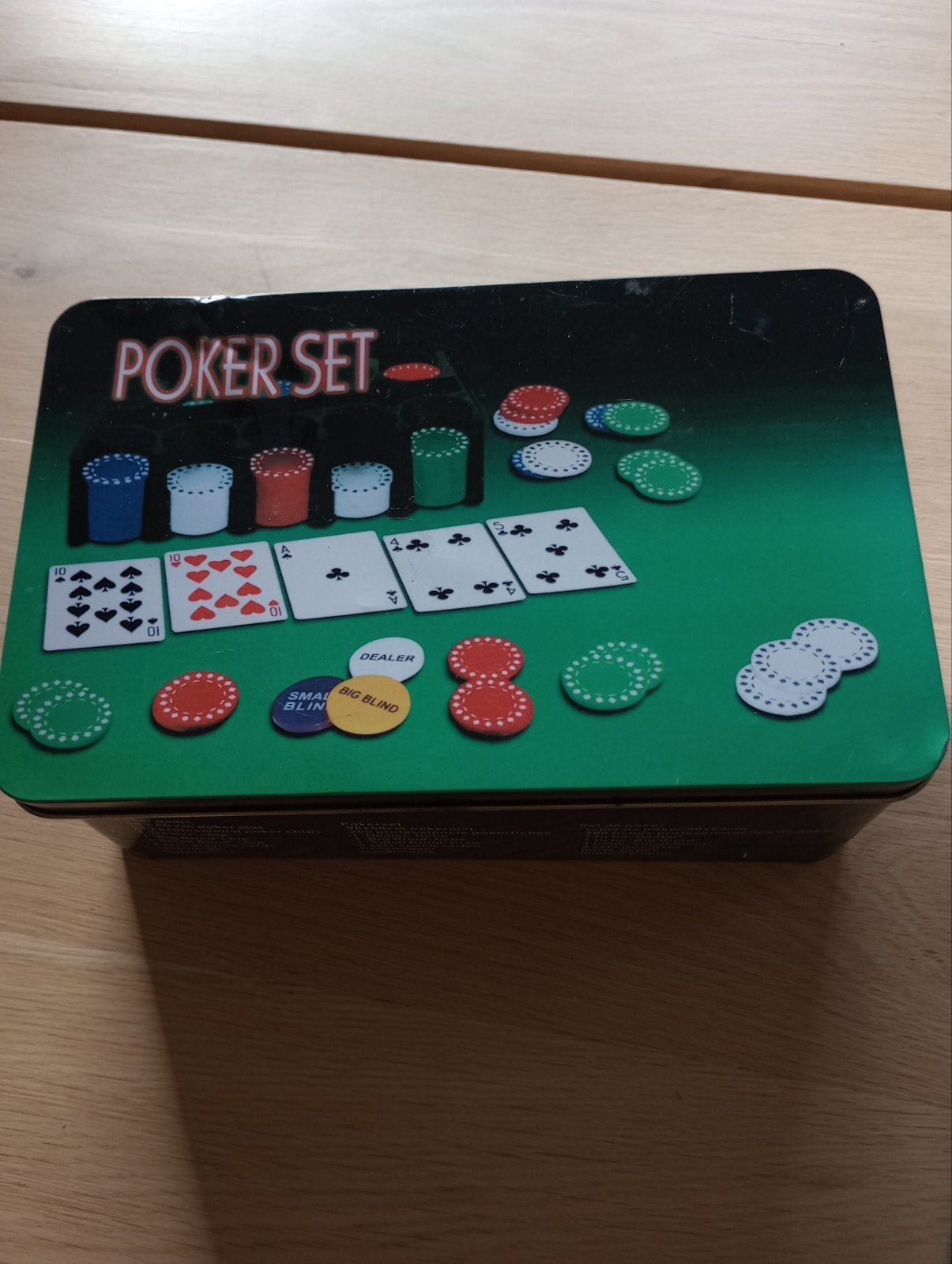 Poker set met nieuwe speelkaarten, Enlèvement