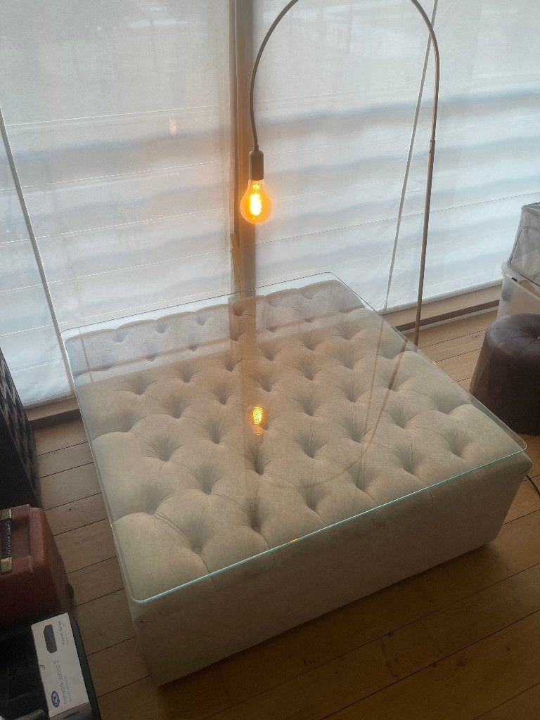 Grote poef / ottoman / salontafel + prachtig glazen blad, Ophalen, Zo goed als nieuw