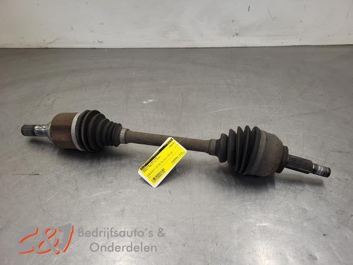 Aandrijfas links-voor van een Renault Trafic, Gebruikt, -, Renault, -