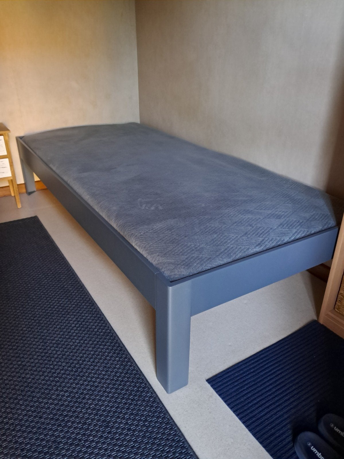 Bed metaal 90x200, Huis en Inrichting, Slaapkamer | Bedden, Ophalen, Grijs, Metaal