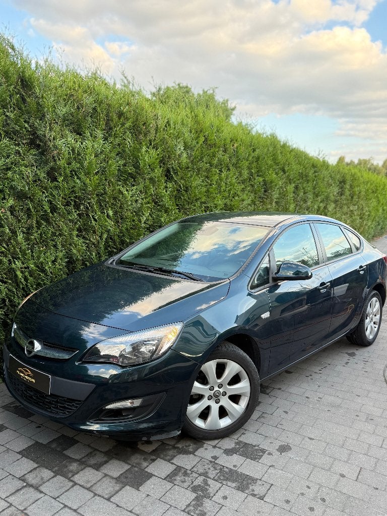 Opel Astra Berline 2014 1.4 60 000 KMS, Euro 5, Achat, Cruise Control, Entreprise