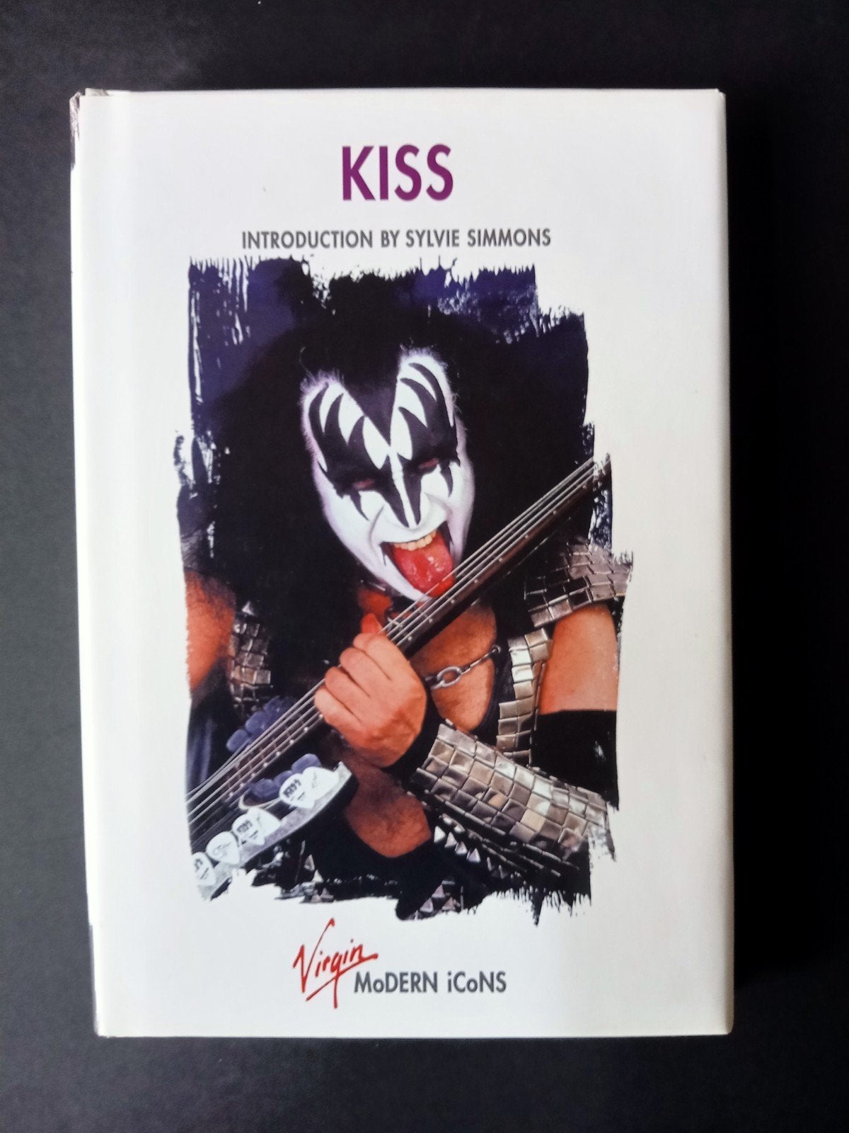 KISS history UK 93 pages book 1997., CD & DVD, Vinyles | Hardrock & Metal, Enlèvement ou Envoi