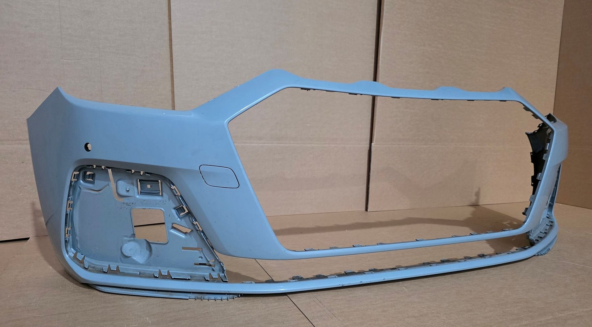 Voorbumper Audi A1 II GB 82A Basis Bumper 82A807437 Orgineel, Auto-onderdelen, Gebruikt, -, Voor, Bumper