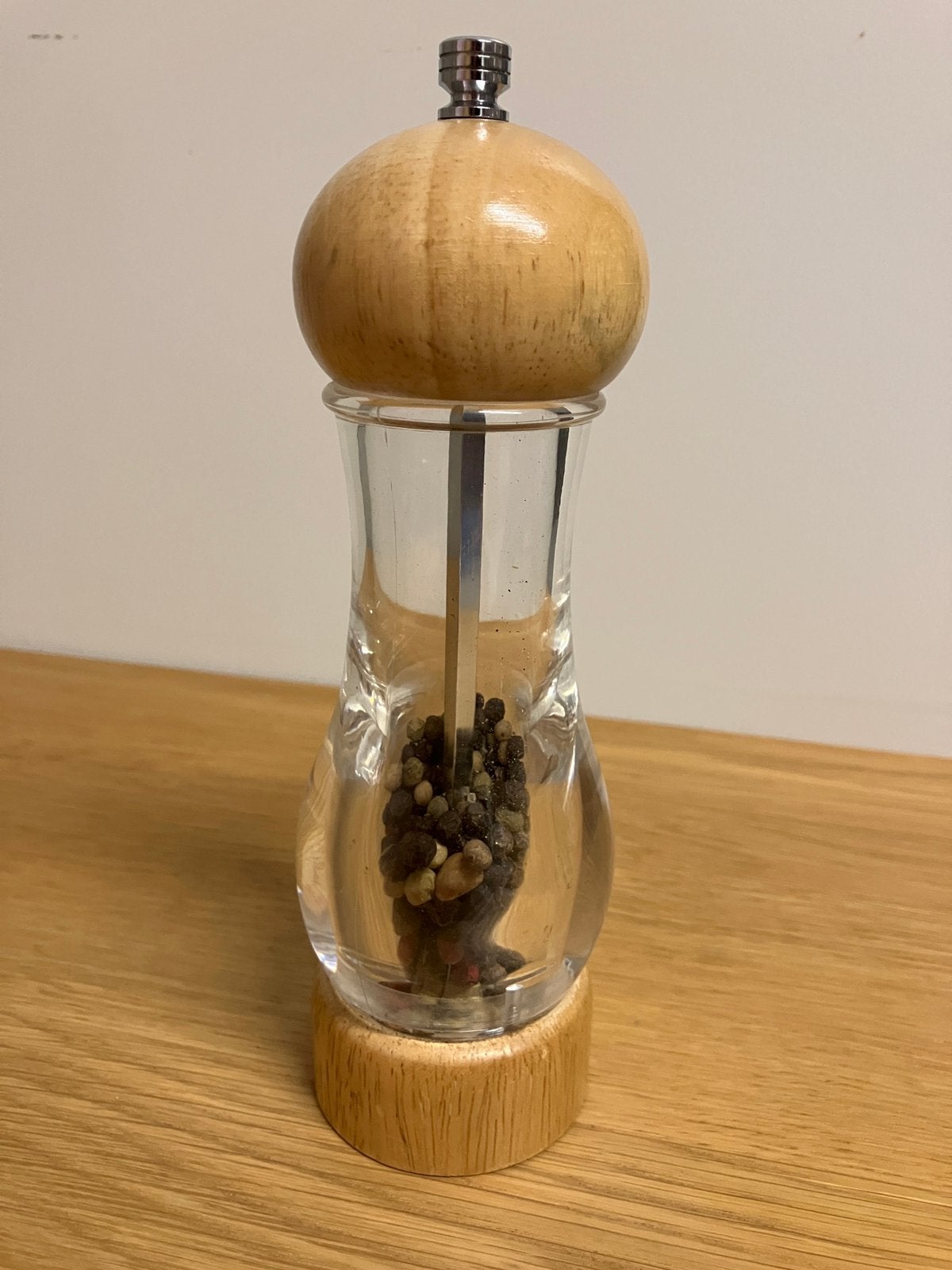 Klassieke pepermolen met hout accent, Ophalen of Verzenden, Gebruikt, Hout
