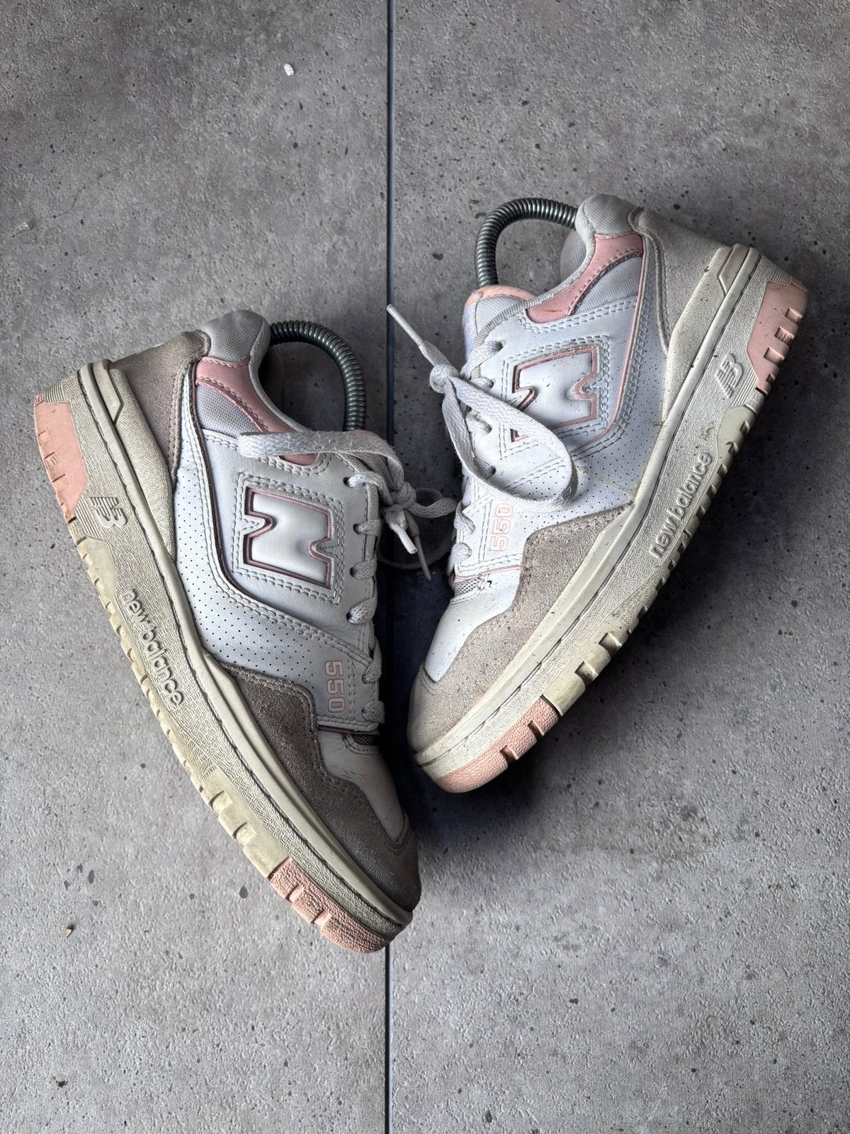 New Balance 550 blanc rose 37,5, Enlèvement ou Envoi, Comme neuf, Blanc, Sneakers et Baskets