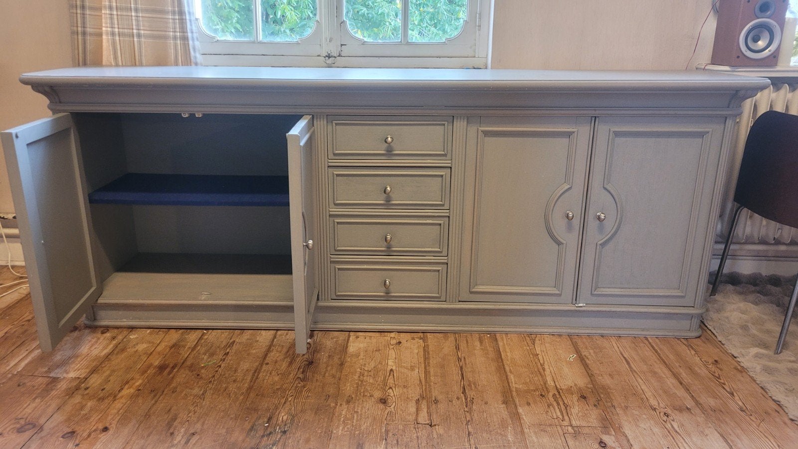 Ruim landelijk dressoir, Ophalen